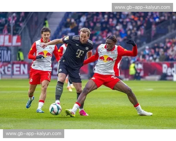 绿茵之巅的红狼博弈：拜仁与沃尔夫斯堡的荣耀之战